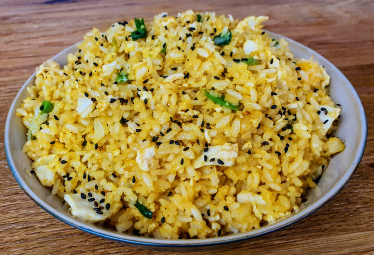 riz jaune au beurre et à l'ail