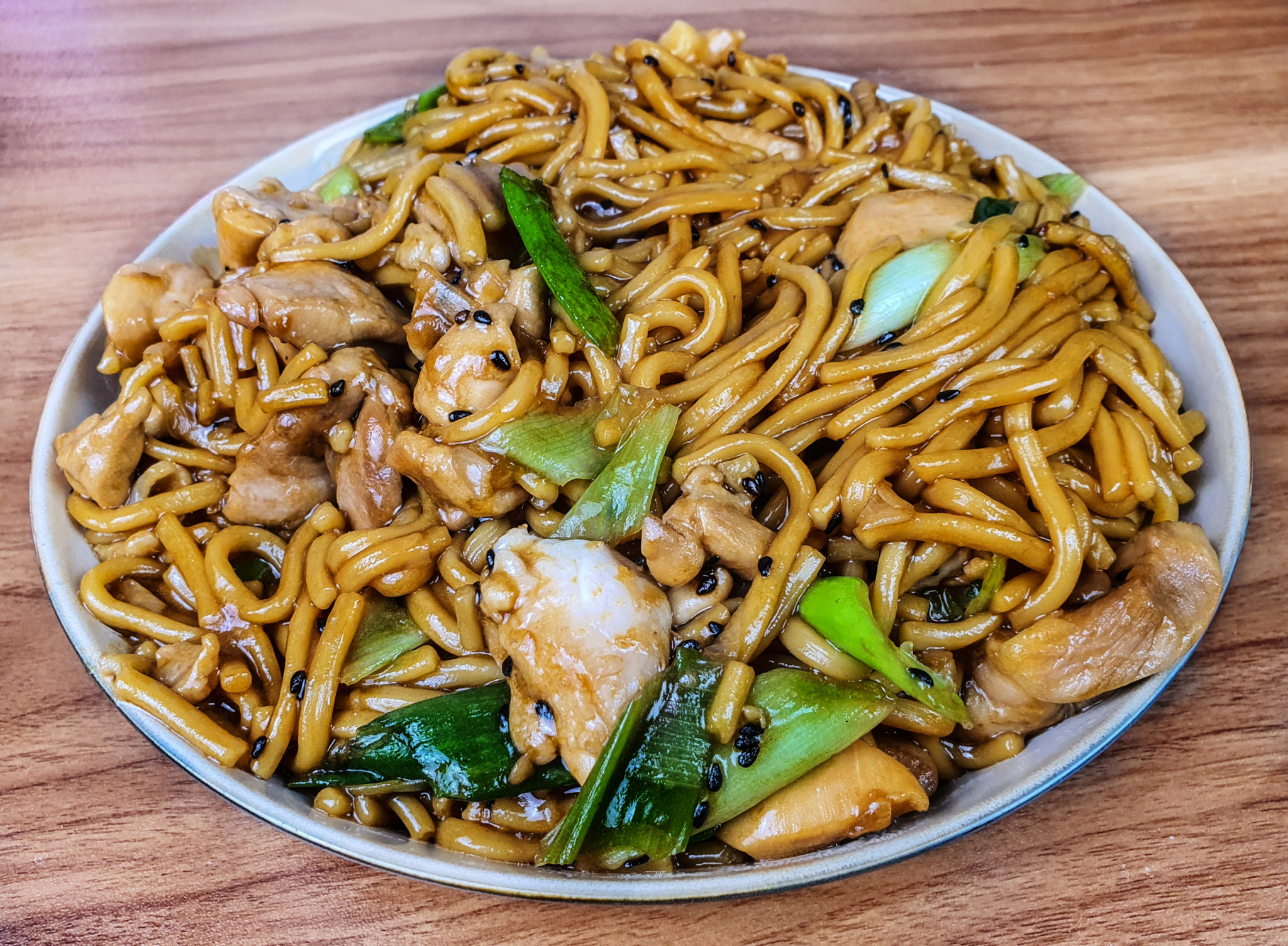 Nouilles sautées au poulet meilleures qu'au resto