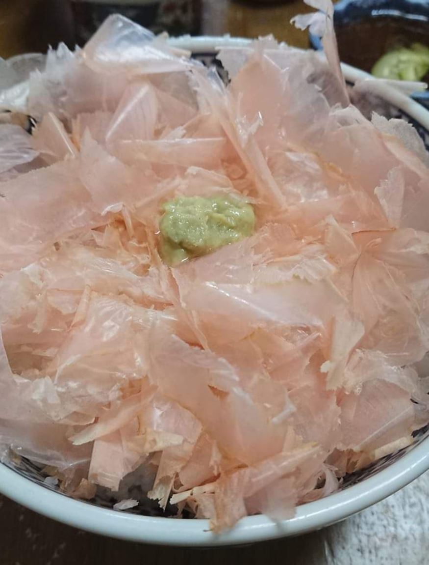 katsuobushi sur riz