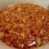 ail frit dans un bol blanc
