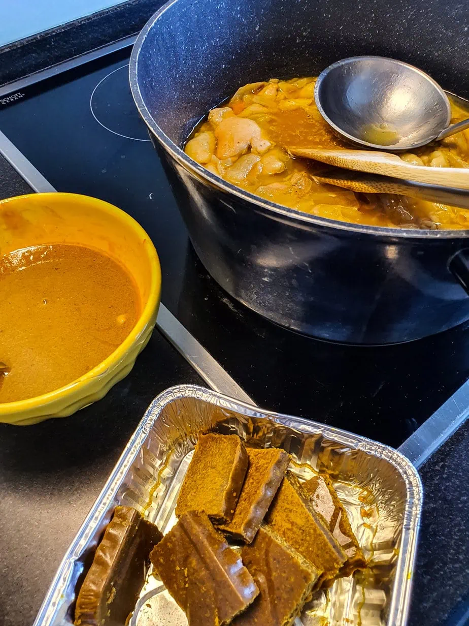 préparation du curry japonais