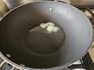 saindoux dans un wok