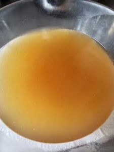 bouillon de poulet filtré