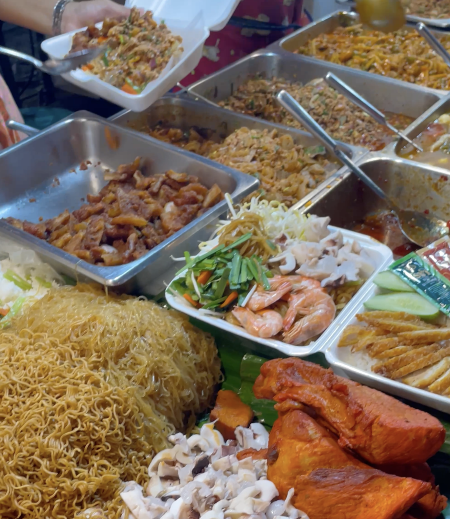 moo grob sur n nightmarket de phuket