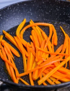 carottes dans poêle