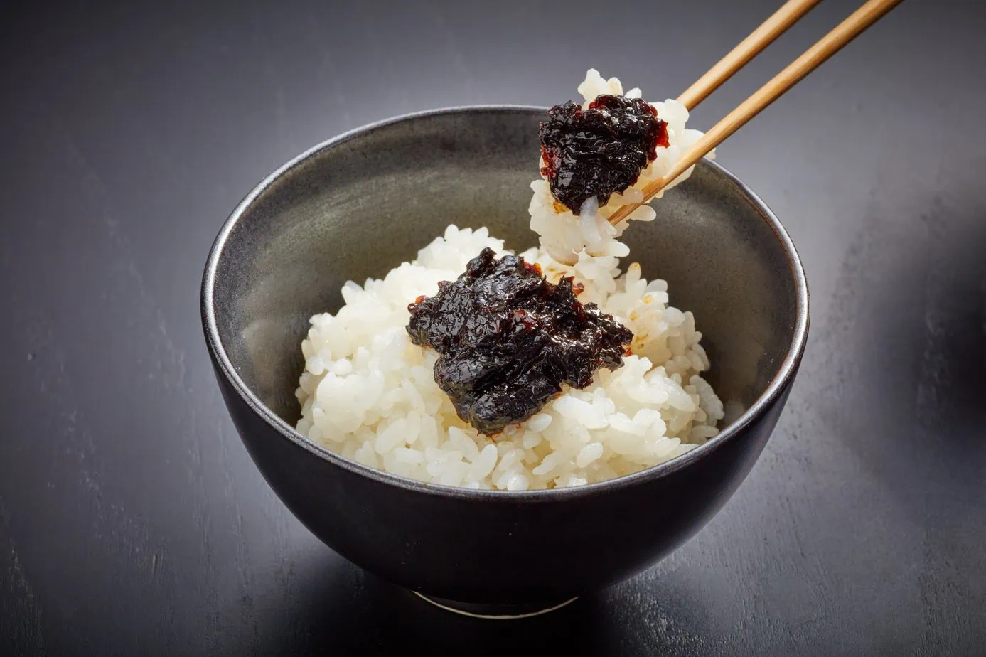 Nori tsukudani ou pâte de nori sur du riz