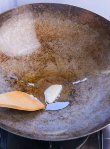 Saindoux dans wok