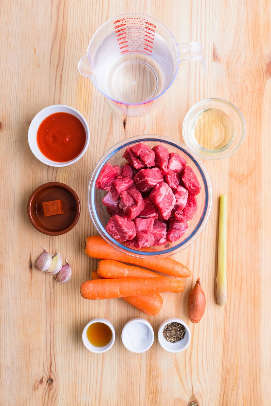bo kho ingredients on a wood background