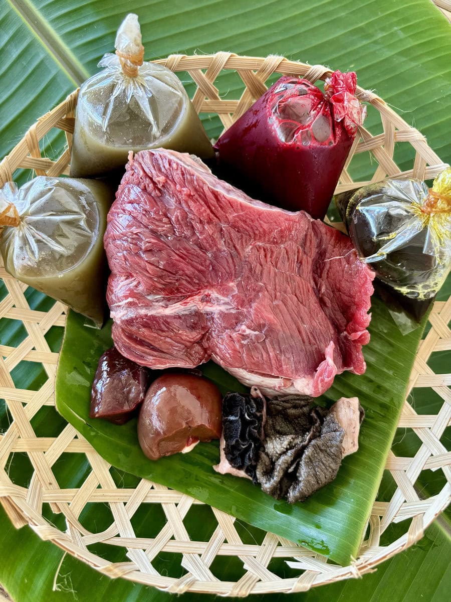 Bile, boeuf, intesins dans un panier