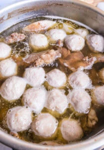 boulettes dans bouillon