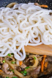 udon rajoutées à la poêle