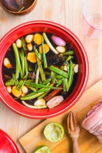 ingrédients bouillon dans casserole