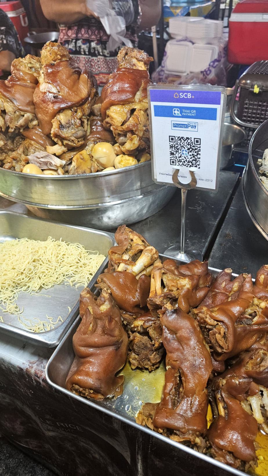 jarret braisés sur nightmarket thailandais