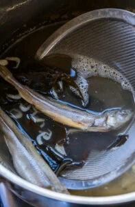 anchois et kombu filtrés