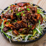 osam bulgogi sur fond de bois