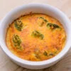 Quiche au air fryer sur fond de bois