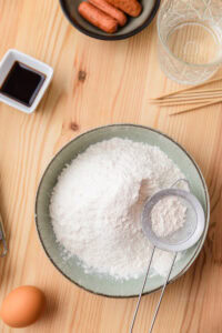 Pong Neng - Préparer un tamis ou une passoire fine.