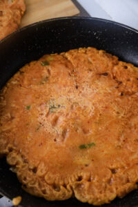 gimchijeon - Cuire jusqu'à ce que les bords brunissent, retourner délicatement.