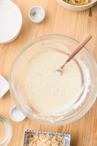 Okoy - Remuer jusqu'à obtenir une pâte lisse, sans grumeaux.