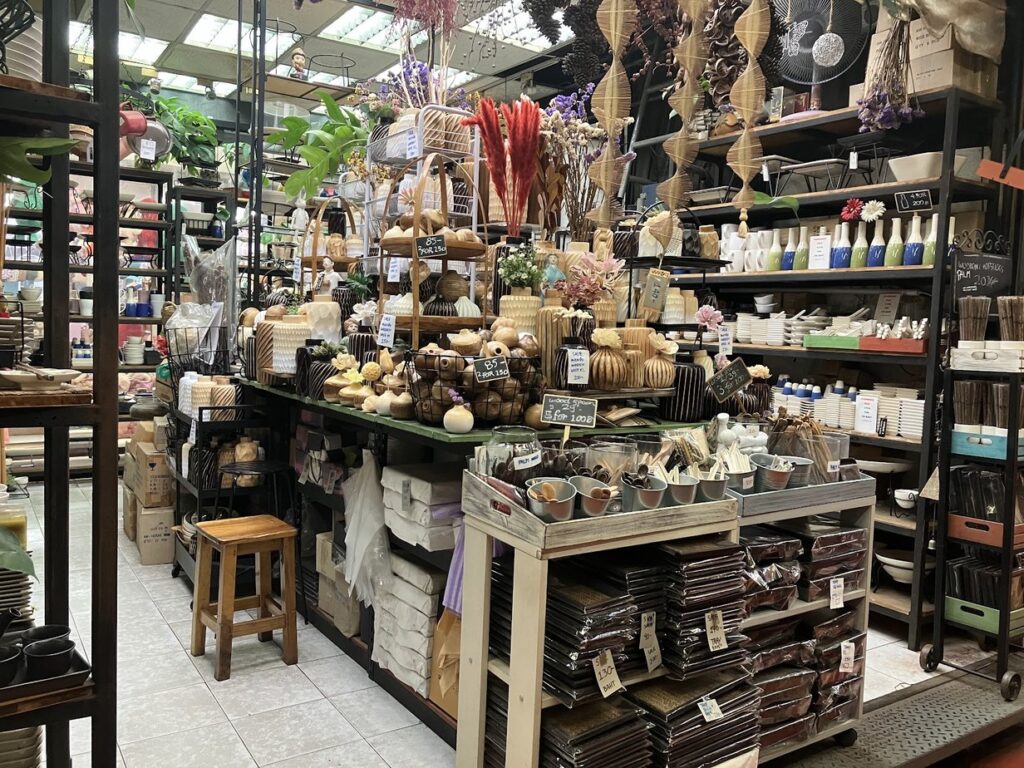 ماذا تفعل في بانكوك Chatuchak Weekend Market, محل لبيع قطع الديكور, بانكوك