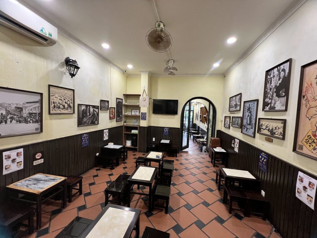 ماذا تفعل في هانوي Cafe Giang, صالة المقهى, هانوي