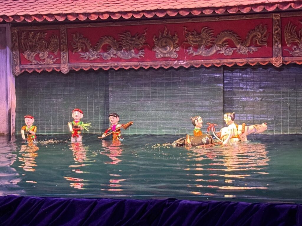 ماذا تفعل في هانوي Thang Long Water Puppet Theatre, الدمى على الماء, هانوي