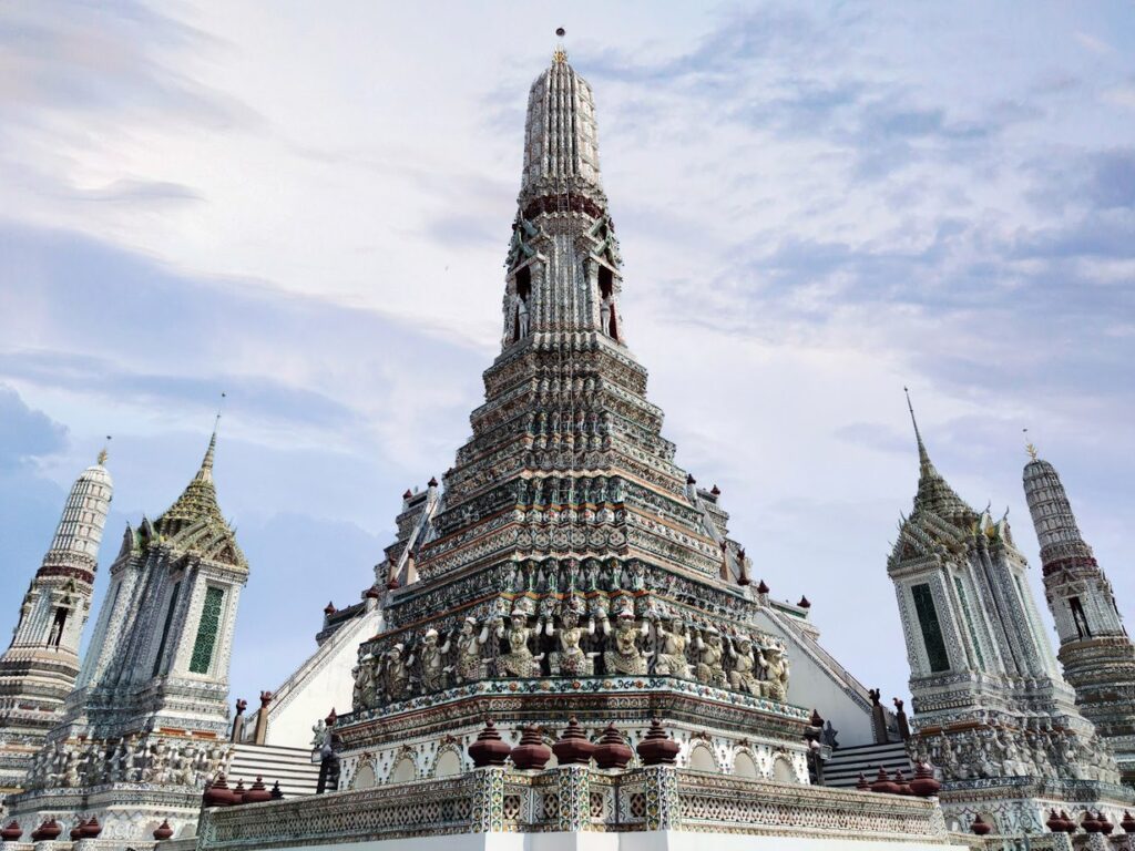 Wat Arun, برج البرانغ المركزي المكسو بالخزف, بانكوك