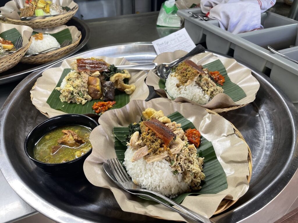 Babi Guling Pande Egi, أطباق بابي غولينغ, جيانيار