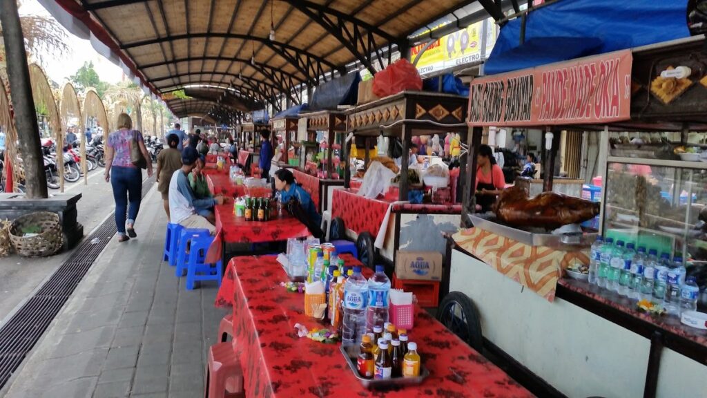 Marché de nuit de Gianyar, الممر بين الأكشاك, جيانيار