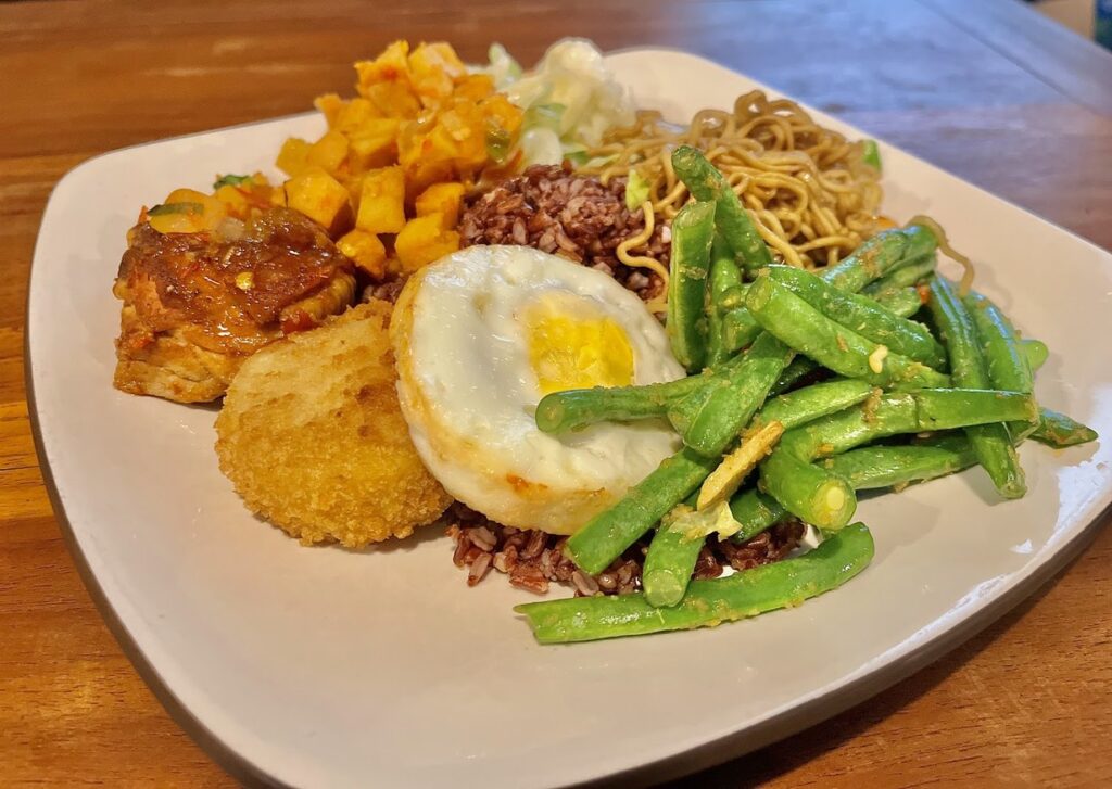 Warung Bu Mi, طبق ناسي تشامبور, تشانغو