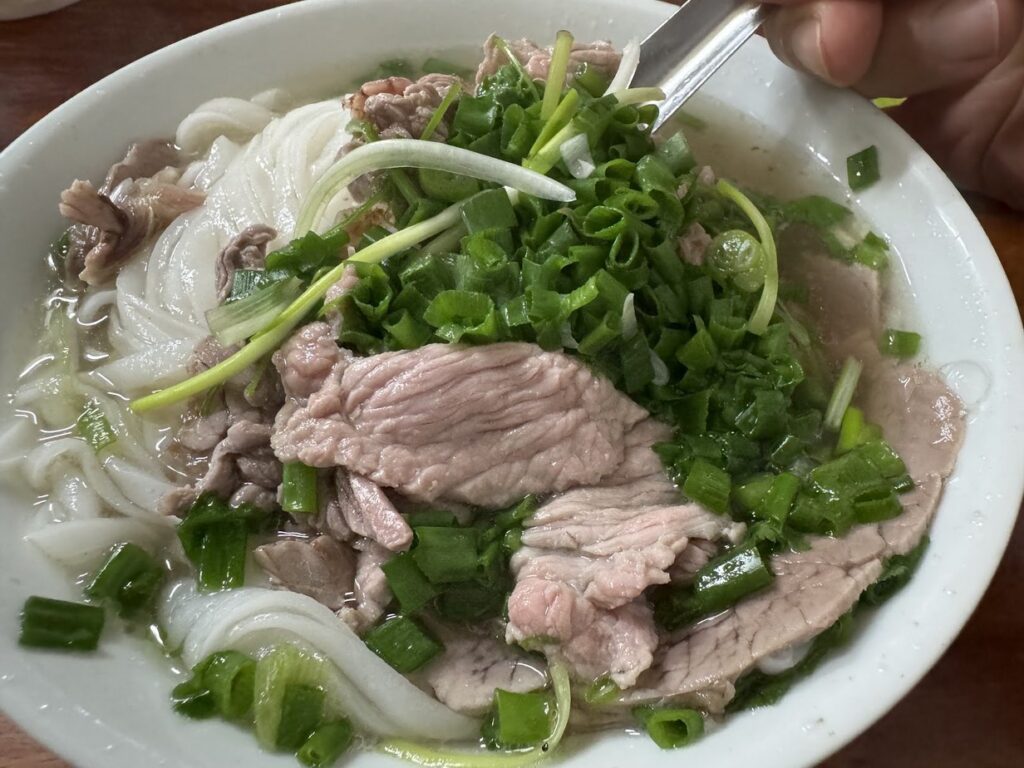 Phở Gia Truyền, קערת פו עם בשר בקר, האנוי