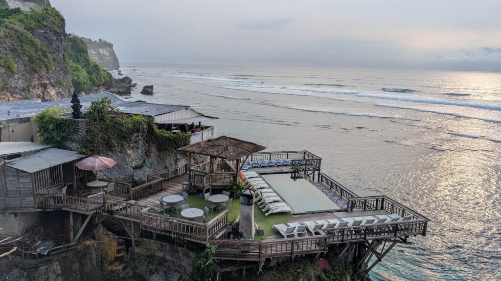 Single Fin, الشرفات في أعلى الجرف, أولواتو