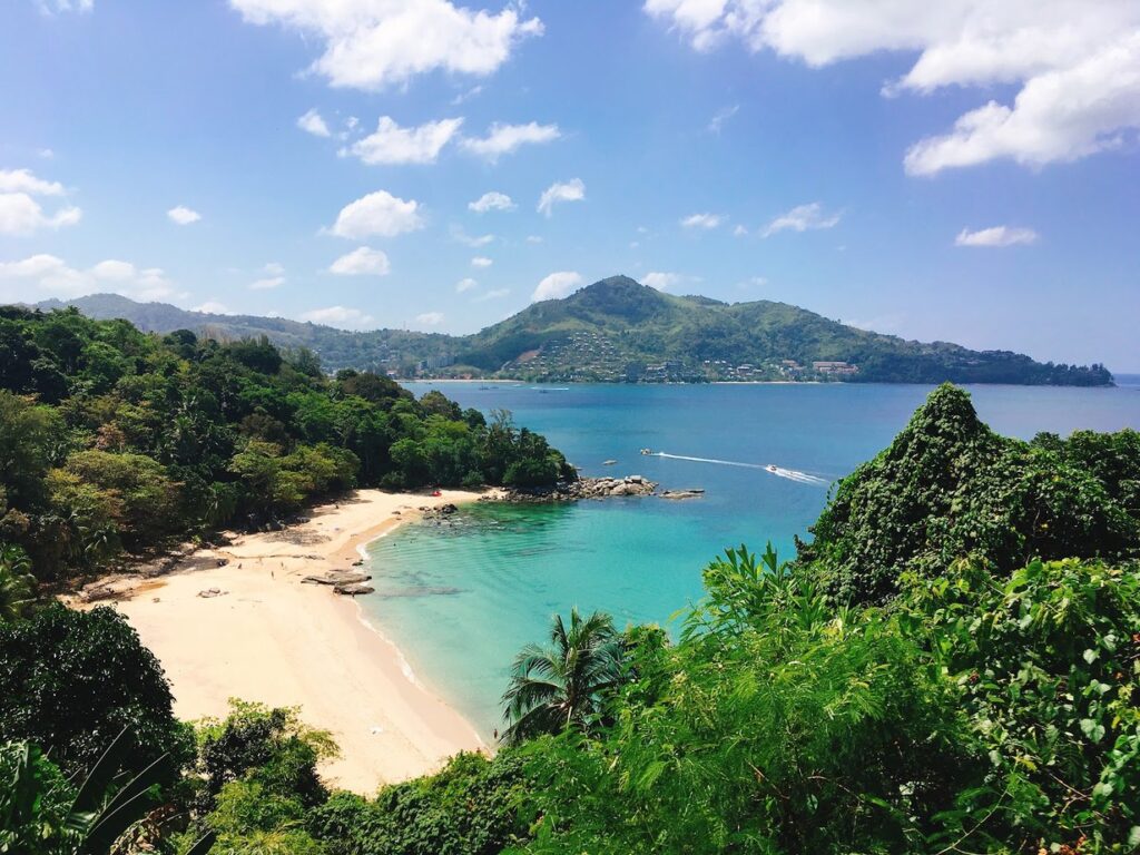 أجمل شواطئ بوكيت Laem Singh Beach, الخليج الصغير من الأعلى, بوكيت