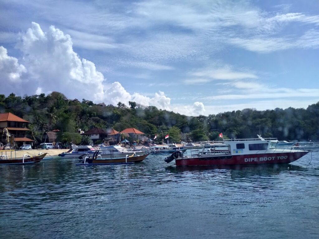 التخطيط لرحلة إلى بالي Port de Padang Bai, القوارب السريعة في الخليج, بالي