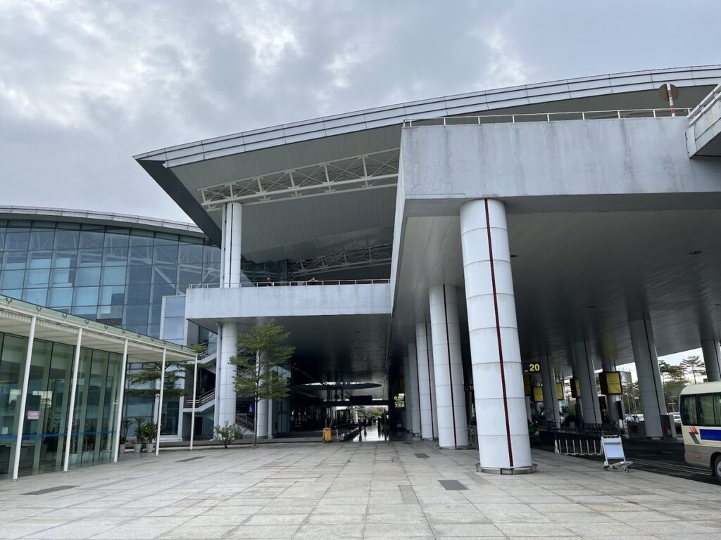 التخطيط لرحلة إلى هانوي Aéroport international de Nội Bài, مدخل مبنى الركاب, هانوي