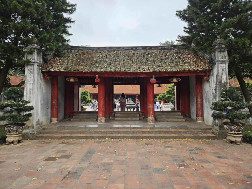 Temple de la Littérature, بوابة بين فناءين, هانوي