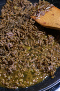 Martabak telur - Garniture: Verser l’eau.