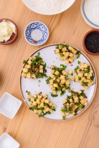 Cheese Naan - Diviser la farce en 6 parts égales et réserver.