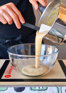 Crème pâtissière au chocolat sans lactose (sans gluten) - Transfère dans un récipient.