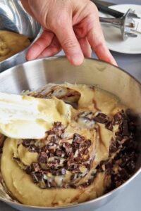 Crème pâtissière vegan (sans gluten) - Fais fondre le chocolat à ce stade si tu l’ajoutes quand la crème est chaude mais non bouillante.