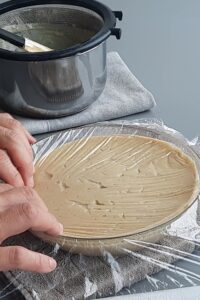 Crème pâtissière vegan (sans gluten) - Couvre la surface avec du film alimentaire.