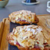 Croissant aux amandes sans gluten à la confiture de fruits rouges - En-tete