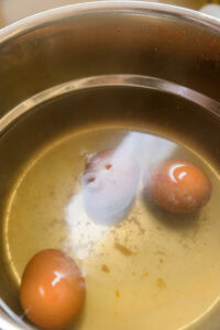 Ensaladilla rusa (salade espagnole au thon) - Cuire les oeufs 8 minutes.
