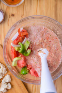Gaspacho andalou (gazpacho andaluz) - Mixer au mixeur plongeant.