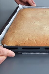Gâteau aux fraises sans gluten - Fais cuire pendant 20-25 minutes.