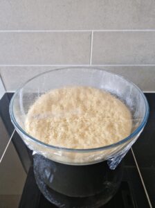 Pain de mie sans gluten - Laisse lever la pâte à température ambiante pendant au moins 1 h 30.
