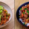 Deux bols de cuisine asiatique : nouilles aux légumes et œuf, et bœuf sauté sur riz avec légumes.