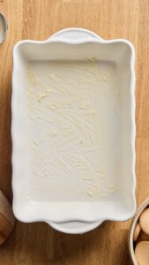 Plat à gratin beurré