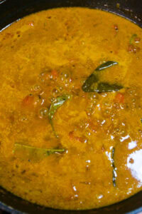 Crevettes au curry coco - Couvrir et laisser bien bouillir.