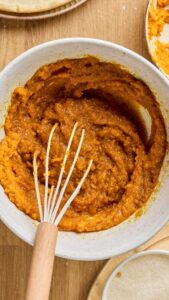 Purée de citrouille incorporée au mélange sucré et épicé